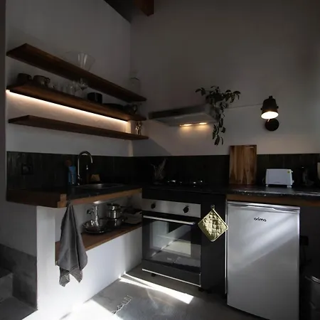 Casa Pimenta - Old Town Charm & Castle View Apartment Aljezur